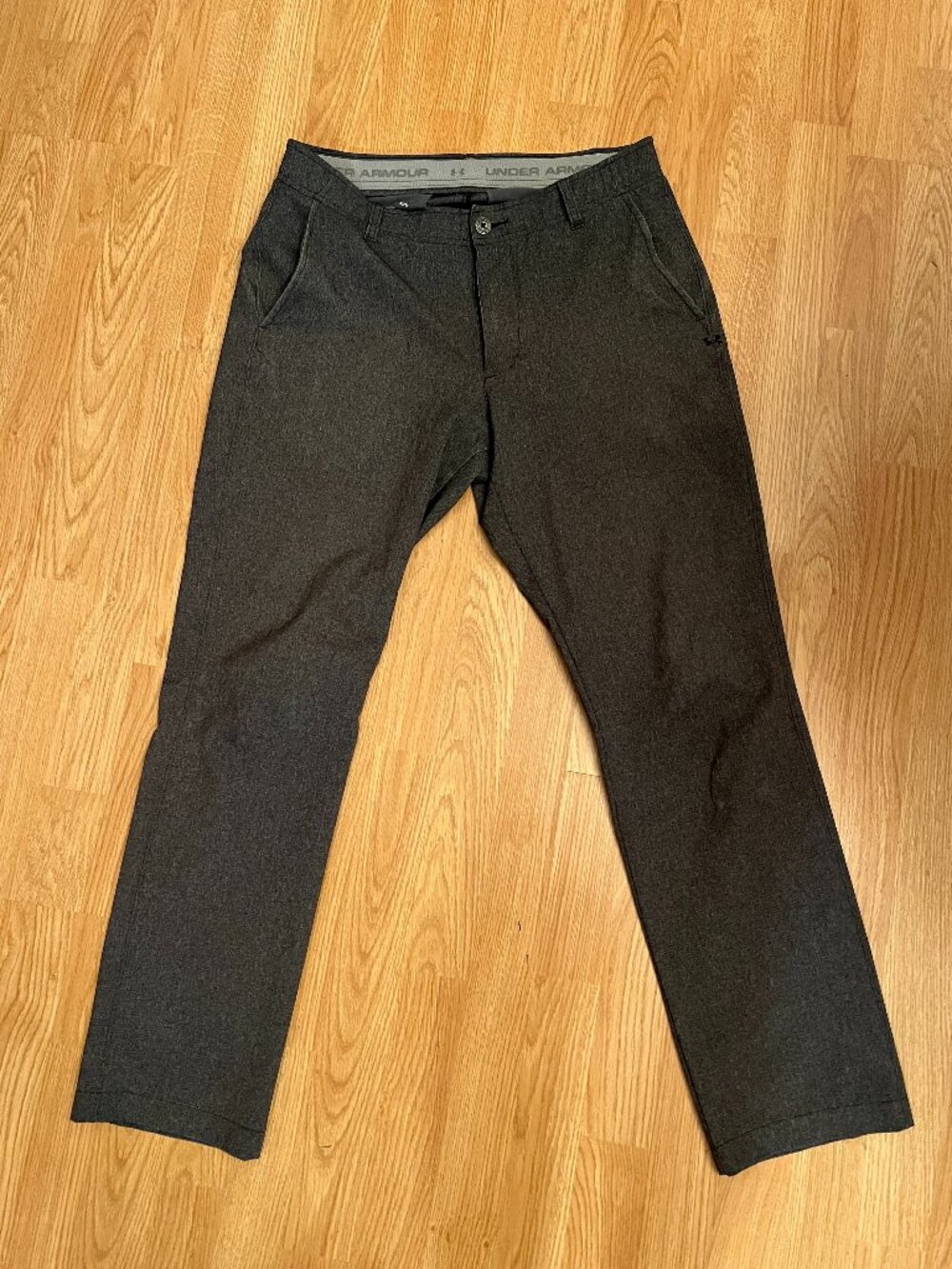 Two Pairs of Mens Under Armour Casual/Golf Pants (32/32)